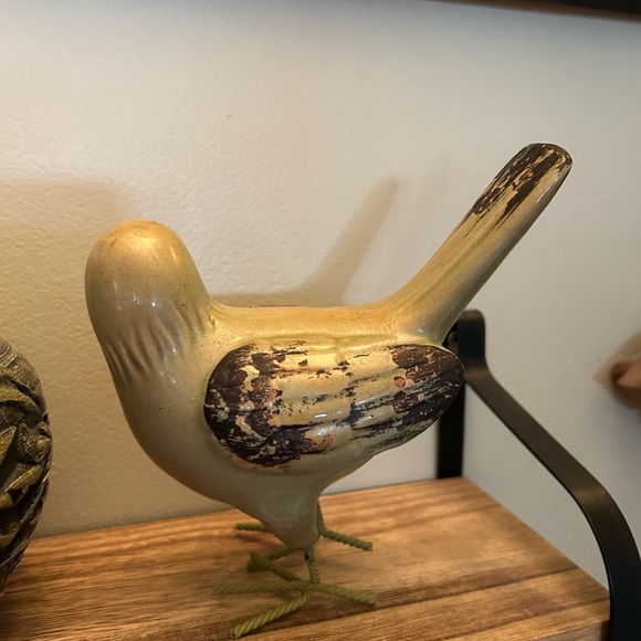 Bird decor - ceramic with metal feet 6" x 5.5" - Picture 3 of 7